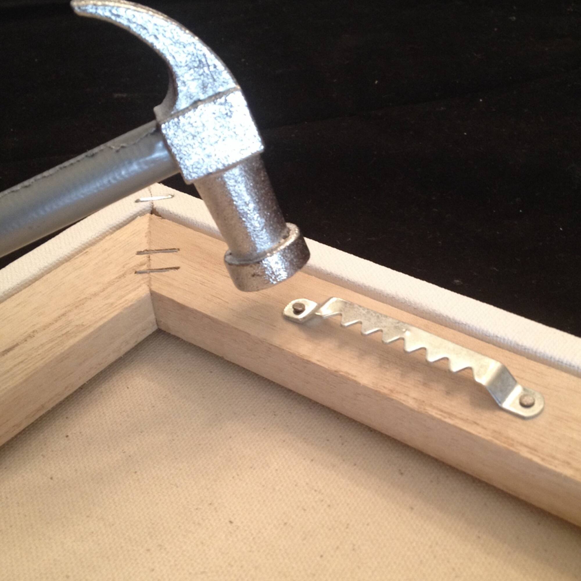 HangZ™ 10lb. Large Sawtooth Hangers, 50ct.